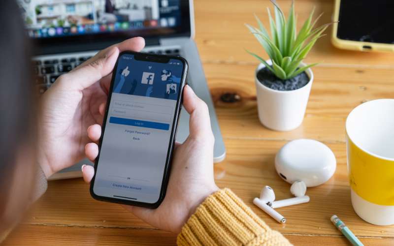 Tại sao bán hàng online qua Facebook lại hiệu quả hơn cách bán hàng truyền thống?